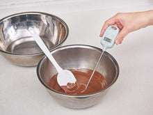 이미지를 갤러리 뷰어에 로드 , タニタ スティック温度計 TT-583 BL｜-50〜250℃対応・防滴・1秒表示｜調理・お菓子作り・温度管理に最適｜マグネット・ホルダー付き
